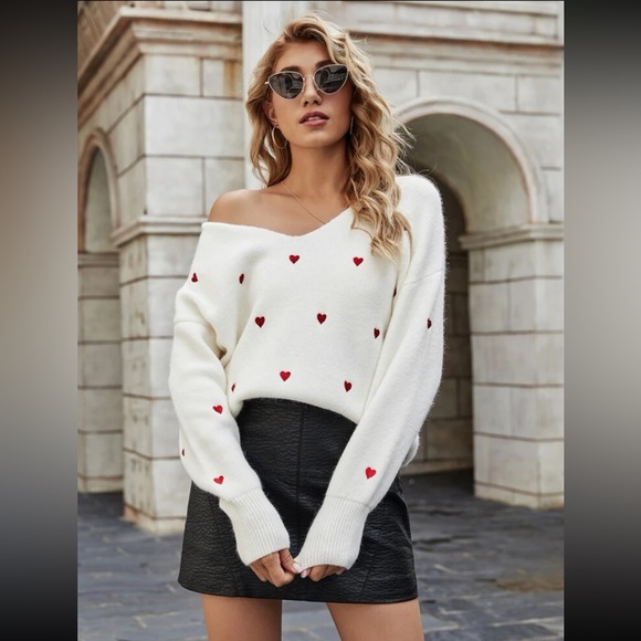 Heart Embroidery Drop Shoulder Sweater - Picture 3 of 9